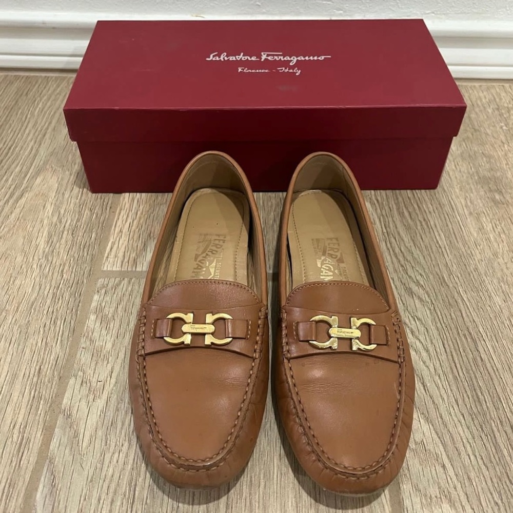 FERRAGAMO LOAFERS